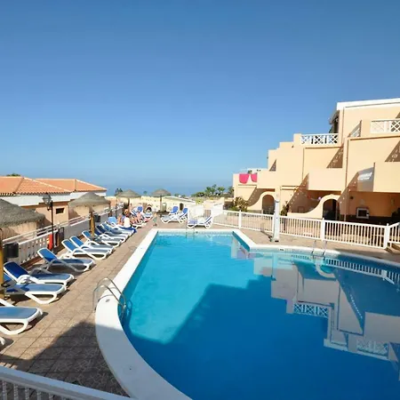 Paradise Court Americas Wifi Pool 29